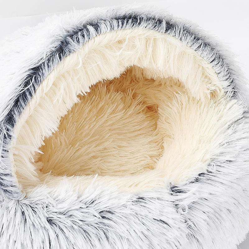 Cuccia fluffy con coperta